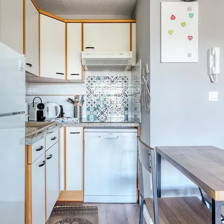Apartment T2 600 M From The Beach! Air-conditioned