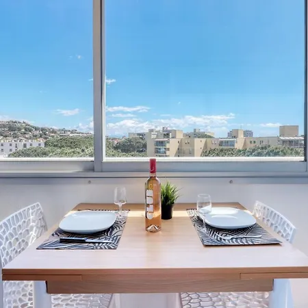 Apartment T2 600 M From The Beach! Air-conditioned *